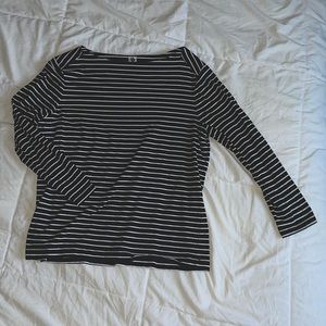 Boat neck 3/4 sleeve striped top ⚪️⚫️